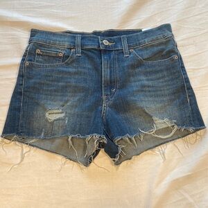 Levi’s Stretchy Distressed Cut Off Shorts